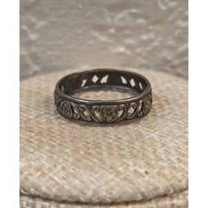 Vintage Sterling Silver Native American Floral & Heart Band C. 1940s Ring Size 7